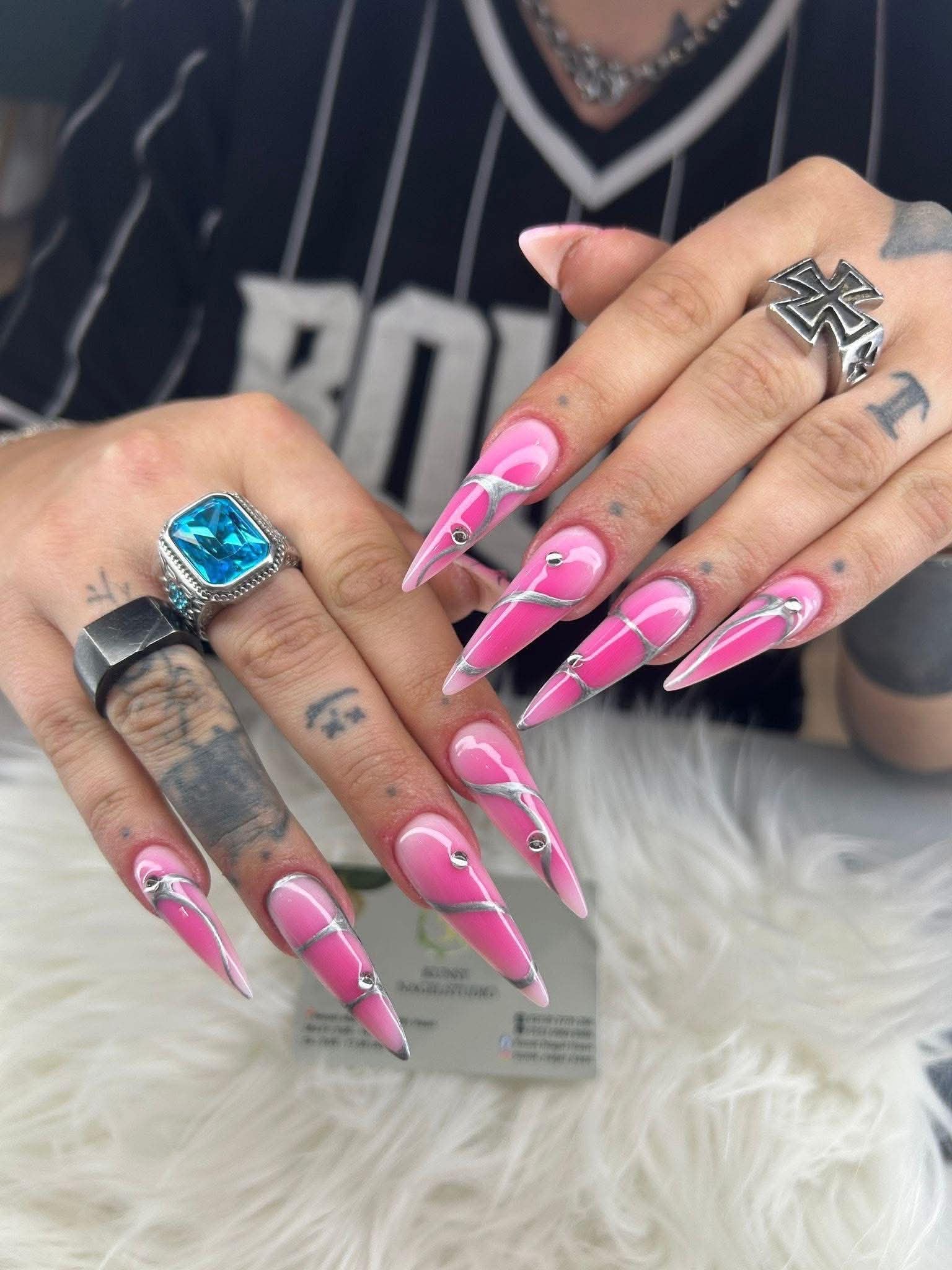 Kundenfeedback von Sophie K. zu Gel-Nägeln bei Elly Nails in Frankfurt Ostend