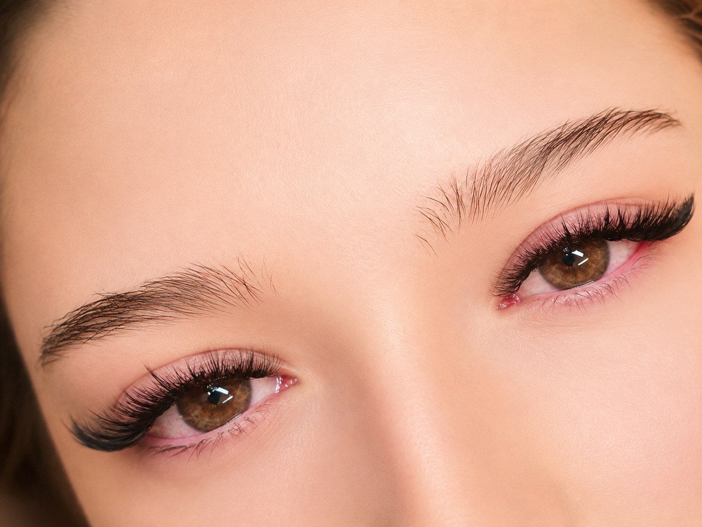 Cat Eye Wimpernverlängerung bei Elly Nails in Frankfurt Ostend nahe der EZB